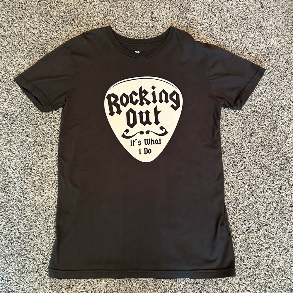 Local Celebrity Rocking Out It’s What I Do Graphic T-Shirt. Size medium!